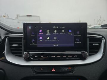 Car image 24