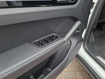 Car image 50