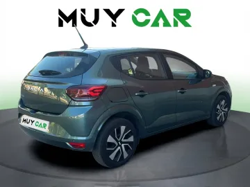 Car image 5