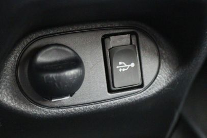 Car image 38