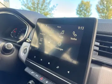Car image 23