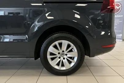 Car image 31