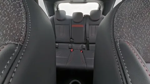 Car image 26
