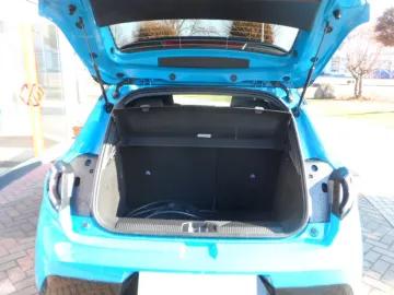 Car image 28