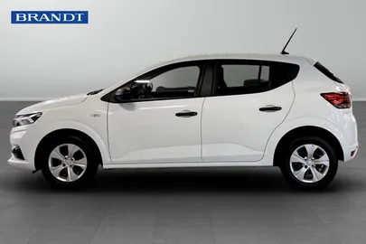 Car image 3