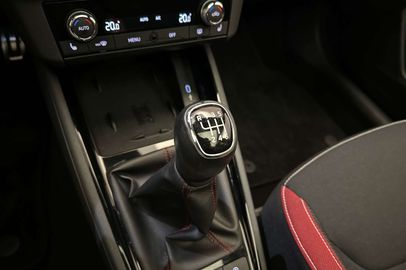 Car image 37