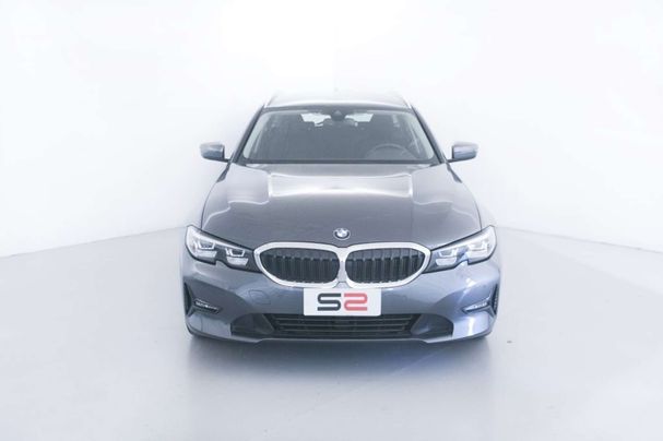 BMW 320d Touring xDrive Advantage 140 kW image number 3