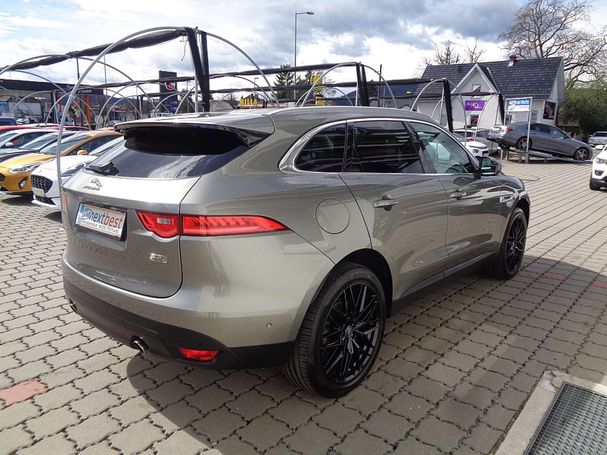 Jaguar F-Pace 25t AWD Portfolio 184 kW image number 8