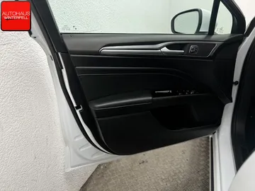Car image 38