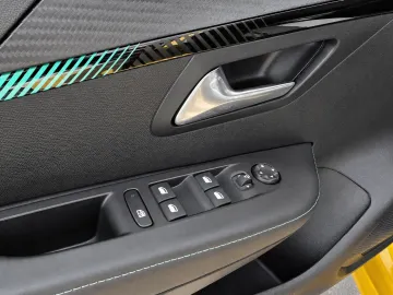 Car image 31
