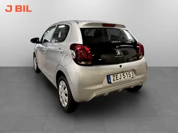 Car image 3