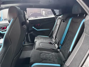 Car image 44
