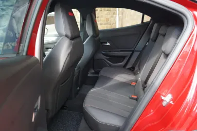 Car image 30