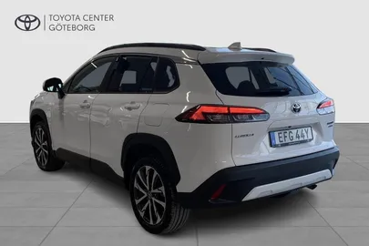 Car image 4