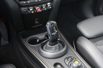 Car image 36