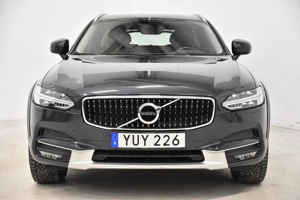 Volvo V90 Cross Country D4 AWD 140 kW image number 3