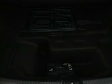 Car image 38