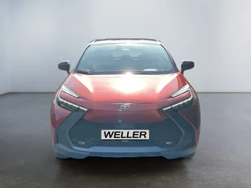 Car image 4
