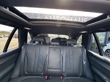Car image 38