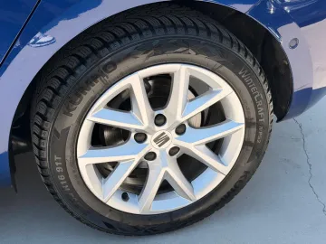 Car image 36