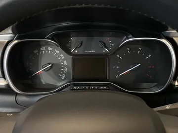 Car image 38