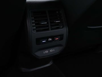 Car image 36