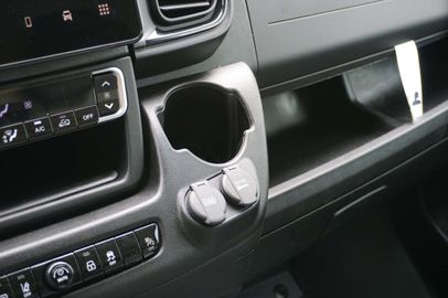 Car image 37