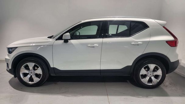 Volvo XC40 T3 Momentum 120 kW image number 3