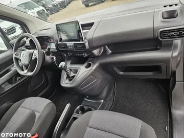 Car image 31