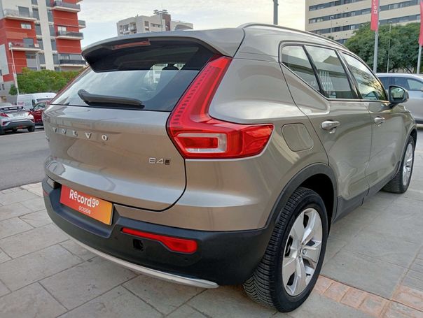 Volvo XC40 B4 Momentum Pro AWD 145 kW image number 2