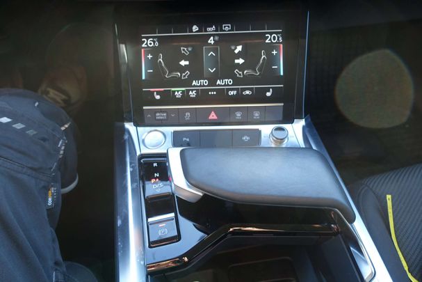 Audi e-tron 50 quattro Sportback 230 kW image number 20