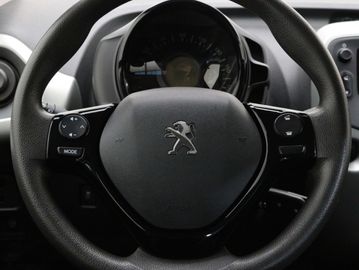 Car image 25