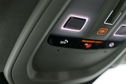 Car image 36