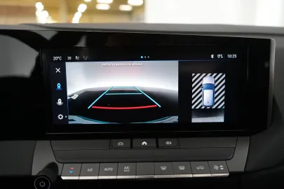 Car image 27