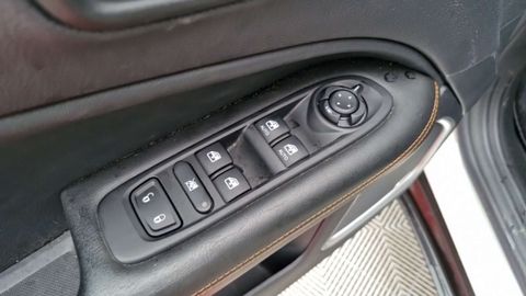 Car image 36