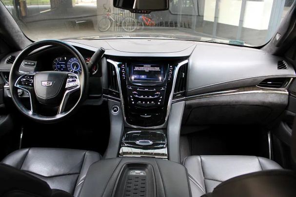 Cadillac Escalade 6.2 V8 AWD AT Platinum 313 kW image number 22