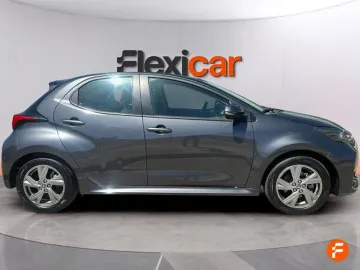 Car image 3