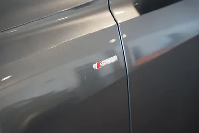 Car image 42