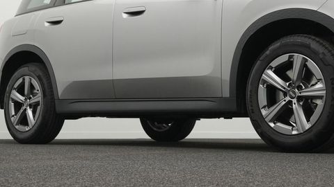 Car image 22