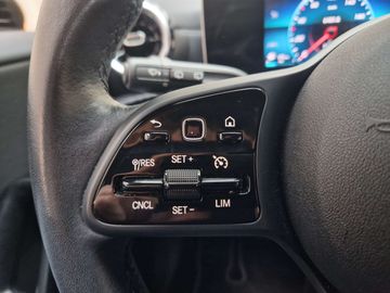 Car image 32