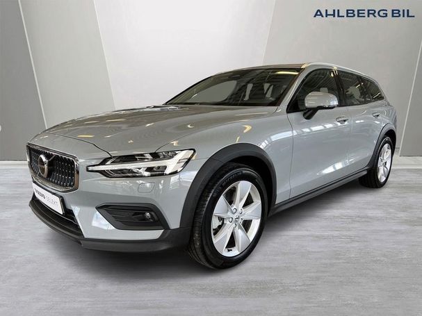 Volvo V60 Cross Country AWD B4 147 kW image number 1