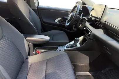 Car image 5