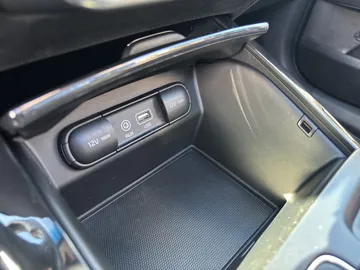 Car image 29