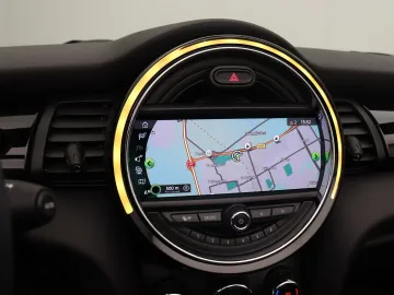 Car image 32