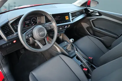 Car image 5