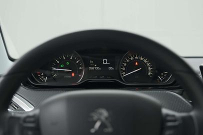 Car image 37