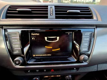 Car image 27