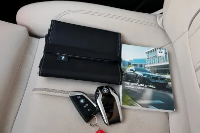 Car image 28