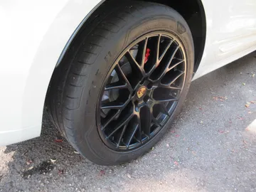 Car image 25