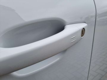 Car image 37